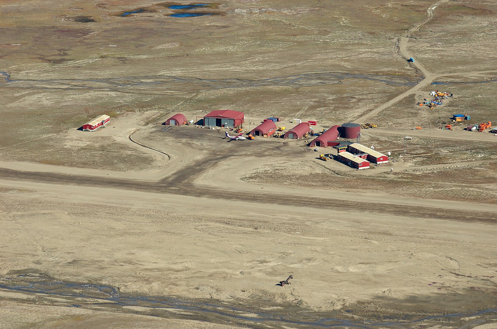 ConstablePyntFromHarrisFjeld Constable Point Flughafen Nerlerit Inaat, Grönland Scoresbysund. Blick von oben (c) Berland