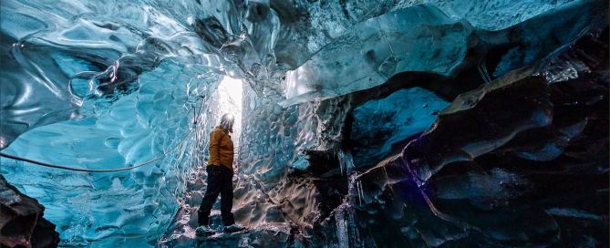Exklusives Fotoshooting in einer Gletscherhölle, Vatnajökull, Island
