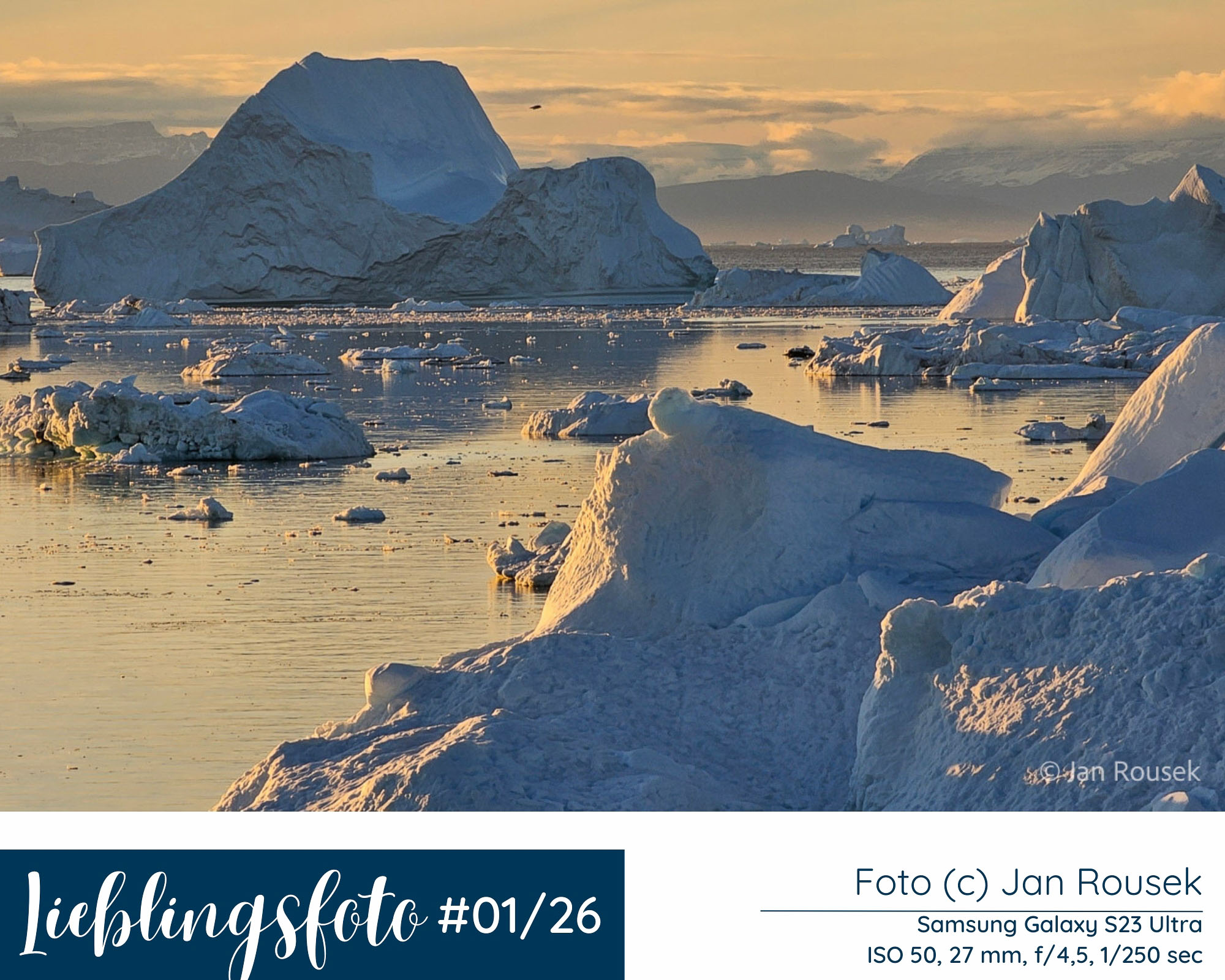 Eisberge in der Diskobucht bei Ilulissat in Grönland im warmen arktischen Licht, Lieblingsfoto 01/2026 von Jan Rousek